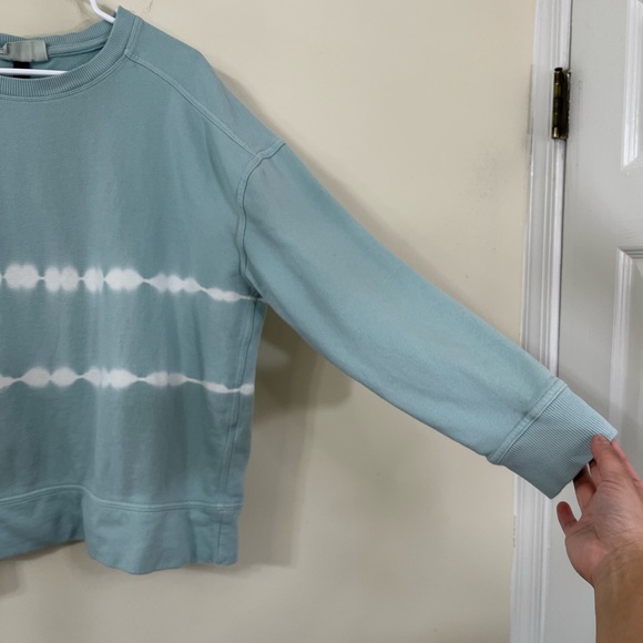 Universal Thread Blue White Tie Dye Crop Crew Neck Sweater - Picture 4 of 7